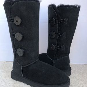 UGG Bailey Button Triplet Boots Black Size 5 fits 6 NEW !!